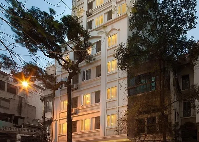 First Eden Hotel - Hang Bun
